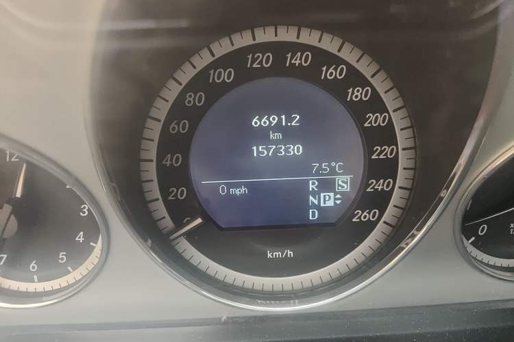 Used Mercedes-Benz E-Class 2010 E 300 L Fashion Model