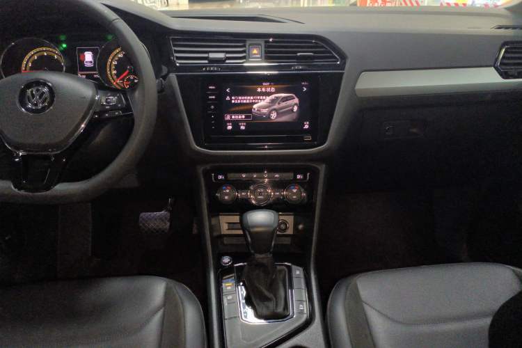 Used Volkswagen Tiguan L 2020 330TSI Automatic Two-Wheel Drive Panoramic Comfort Edition China VI Standard Audio And AC Panel