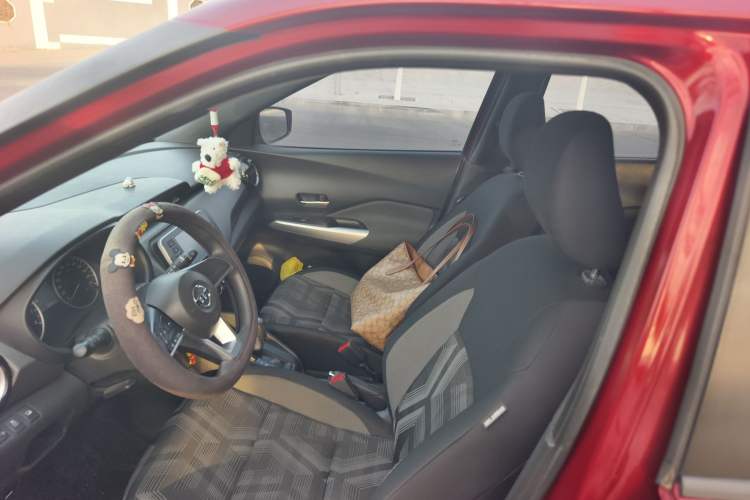 Used Nissan Kicks 2017 1.5L CVT Cool Enjoy Edition Left Front Seat