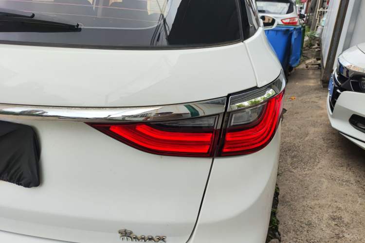 Used BYD Song MAX 2017 1.5T Manual Smart Connect Luxury 7-Seater
