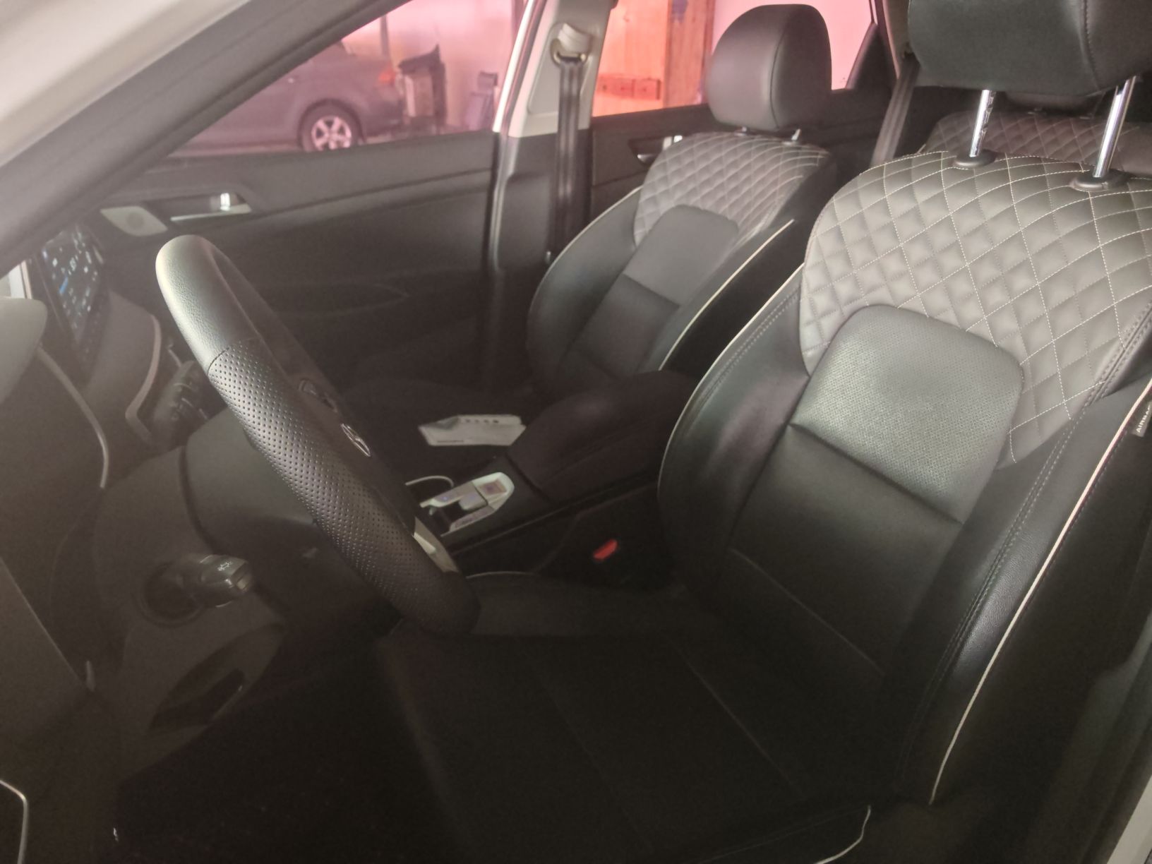 Переднее сиденье в автомобиле