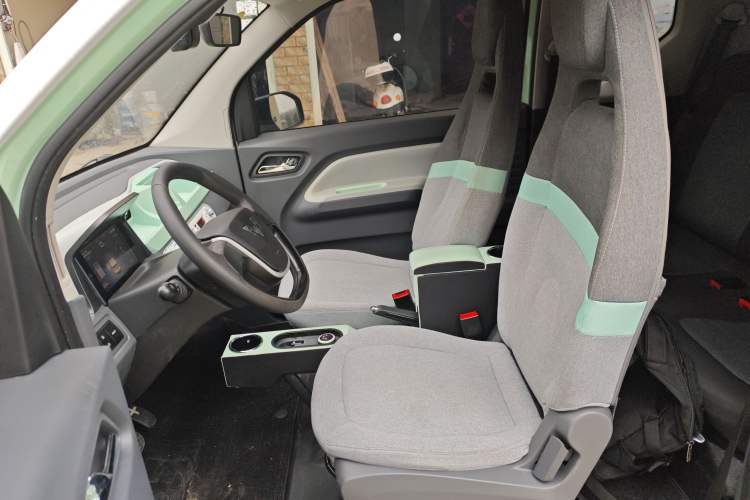 Used Wuling Hongguang MINIEV 2022 Macaron Fashion Model Lithium Iron Phosphate Left Front Seat