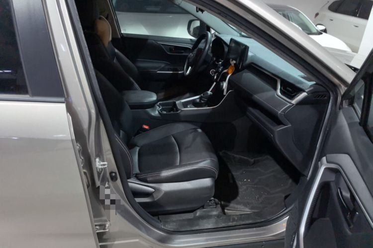 Used Toyota RAV4 2021 2.0L CVT Two-Wheel Drive Urban Edition Right Front Seat