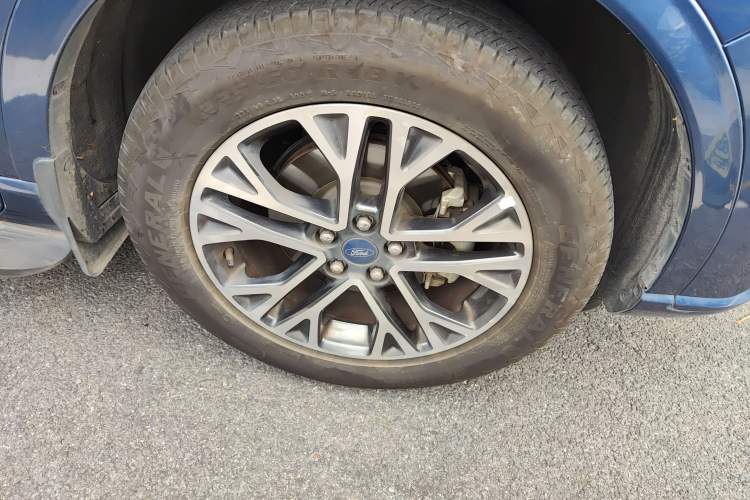 Used Ford Escape 2020 EcoBoost 245 Four-Wheel Drive Luxury Edition