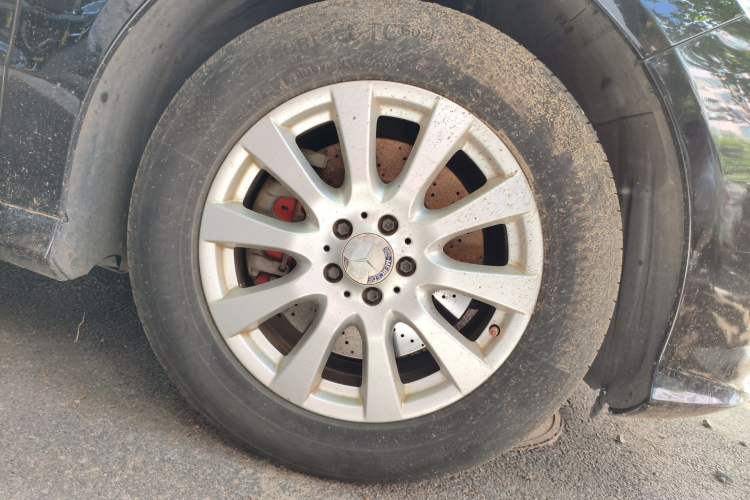 Used Mercedes-Benz R-Class 2011 R 350 L 4MATIC Right Front Wheel Hub