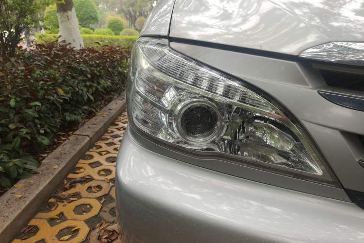 Used Jinbei Grace 2016 2.0L Standard Delivery Version