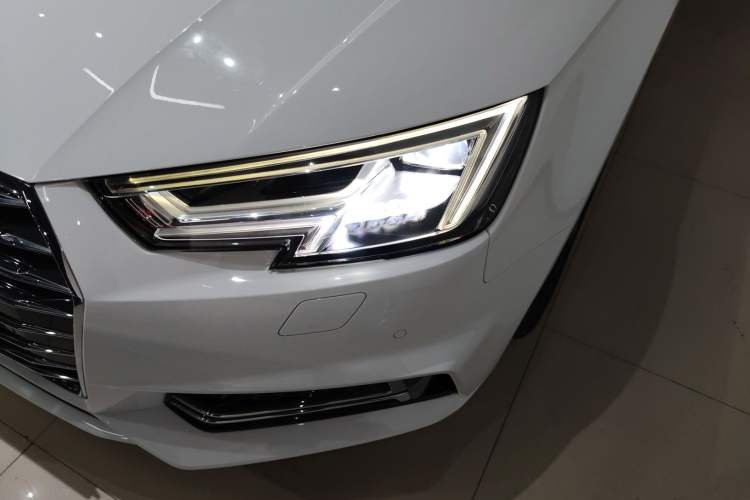 Used Audi A4L 2018 30th Anniversary Edition 40 TFSI Trendy Model Left Front Headlight