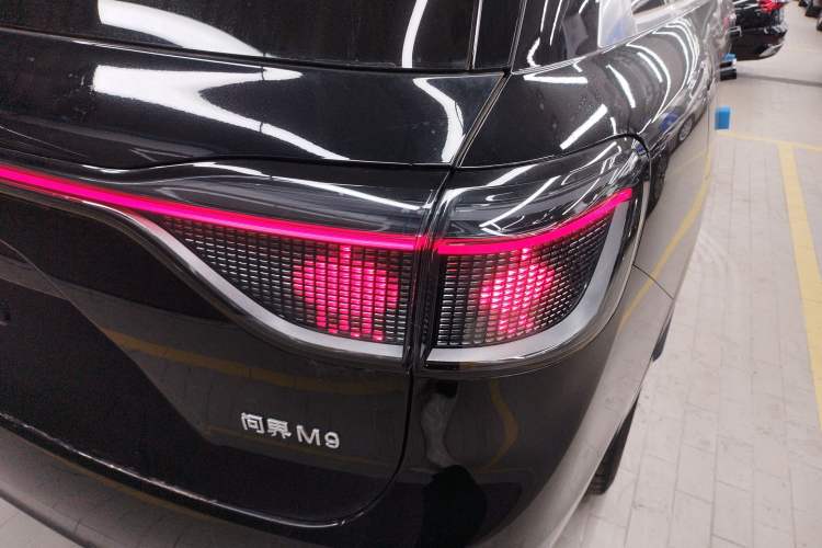 Used Hima AITO M9 2024 Range-Extended Ultra Version 42 kWh 6-Seater Model
