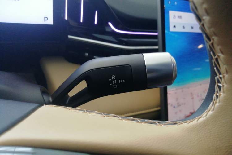 Used Geely Galaxy L6 2023 125km Starship