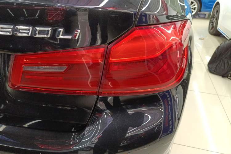 Used BMW 5 Series 2020 530Li Leading Edition Luxury Package Right Rear Taillight