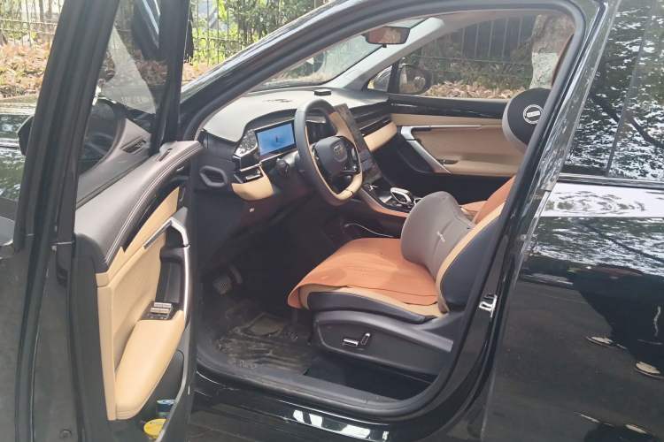 Used Geely Auto FX11 2023 1.5TD DCT Prestige Edition
