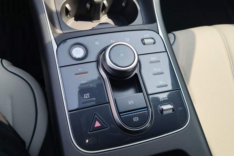 Used BYD Destroyer 05 2024 HONOR Edition DM-i 55KM Luxury Model Gear Lever