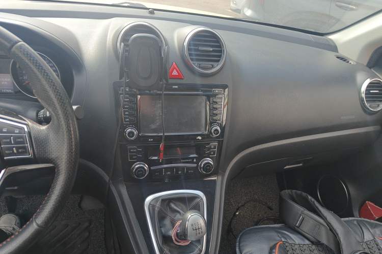 Used Haval H6 2013 Upgraded Model 1.5T Manual Two-Wheel Drive Elite Version