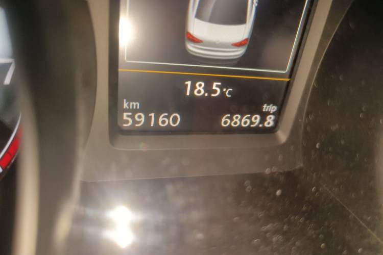 Used Volkswagen Passat 2016 330TSI DSG Prestige Edition Odometer Close Up