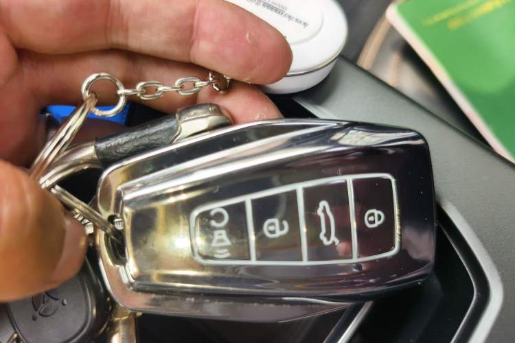 Used Geely Auto Haoyue L 2025 2.0T DCT Luxury Edition Vehicle Key
