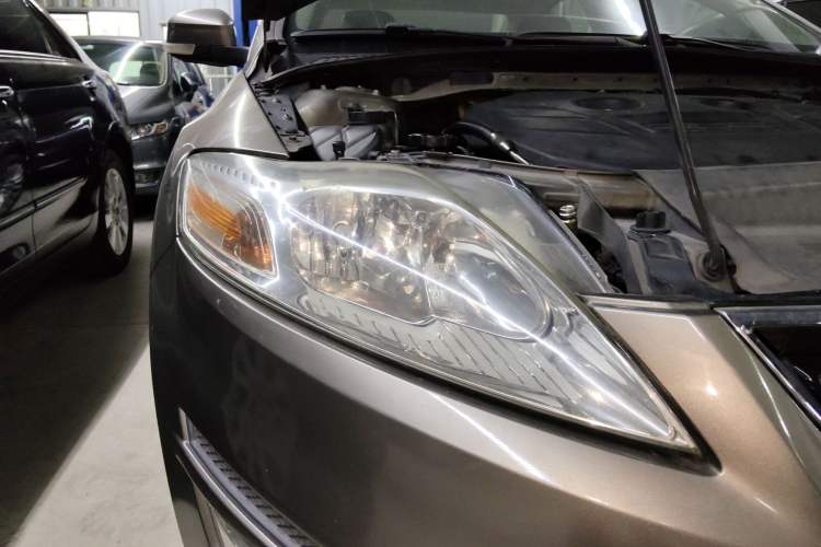 Used Ford Mondeo 2011 2.0L GTDi 200 Fashion Edition Right Front Headlight