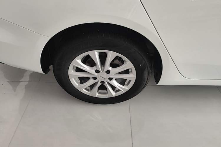 Used Roewe i5 2026 Model 1.5L Manual Comfort Version