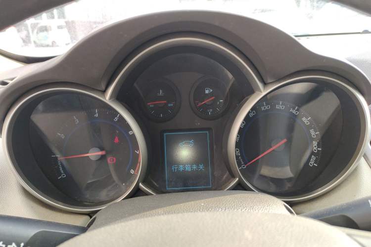 Used Chevrolet Cruze 2015 1.5L Classic SL MT Instrument Cluster