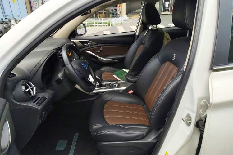 Used BYD Song New Energy 2017 Song DM 1.5TID All-Wheel Drive Prestige Model Left Front Seat