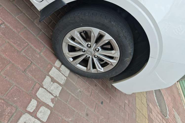 Used Wuling Jiachen 2022 1.5T Manual Comfort & Dynamic Version Exterior 1