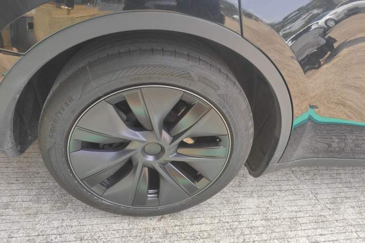 Used Tesla Model Y 2023 Rear-Wheel-Drive Version