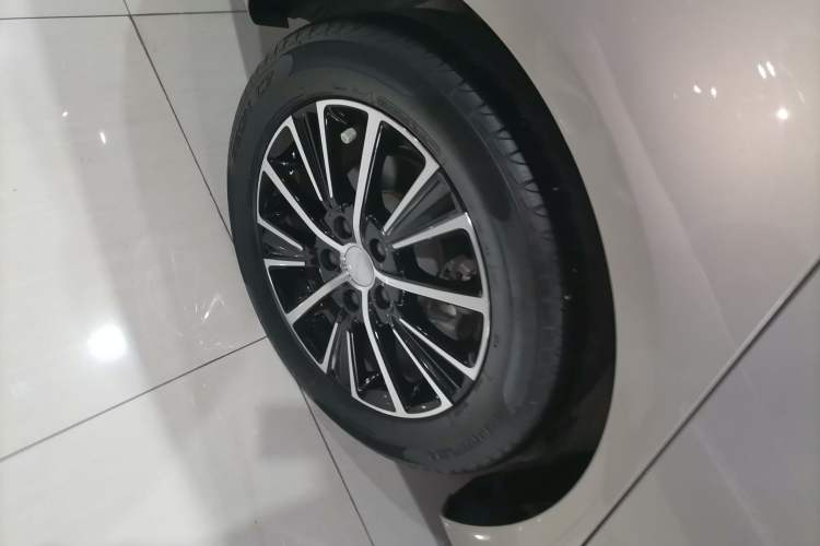 Used Roewe i5 2021 1.5L CVT Diamond Edition