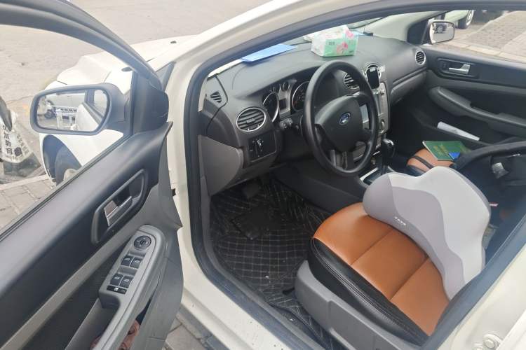 Used Ford Focus 2013 Hatchback Classic 1.8L Automatic Base Model Driver Seat