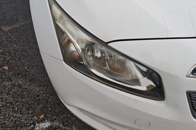 Used Chevrolet Cruze 2015 1.5L Classic SE MT Right Front Headlight