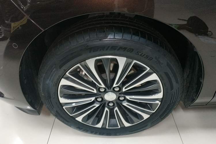 Used Buick GL8 2021 ES Landtrek 653T Luxury Model
