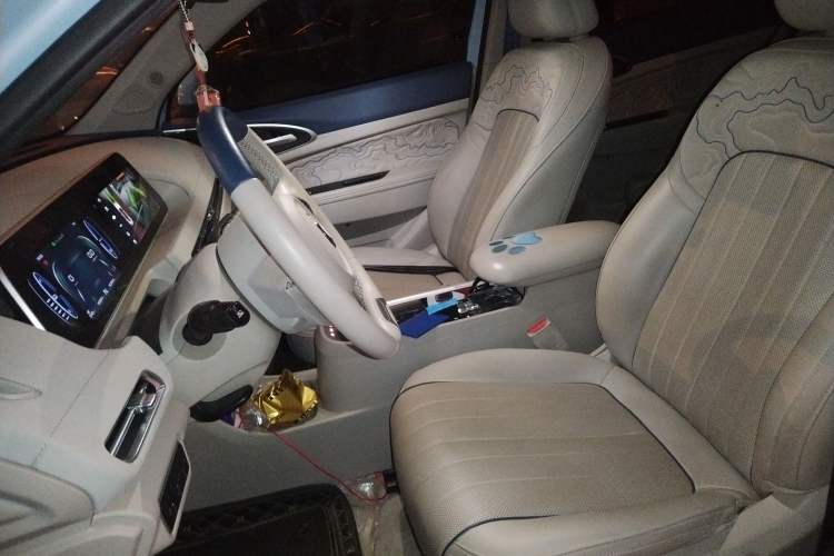 Used ORA Good Cat 2022 Morandi Edition 400km Standard Range Premium Version Lithium-Ion Battery