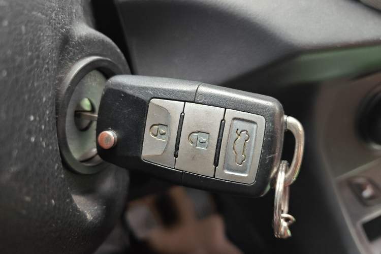 Used FAW Yingzhi G5 2016 1.5L Manual Luxury Navigation Edition