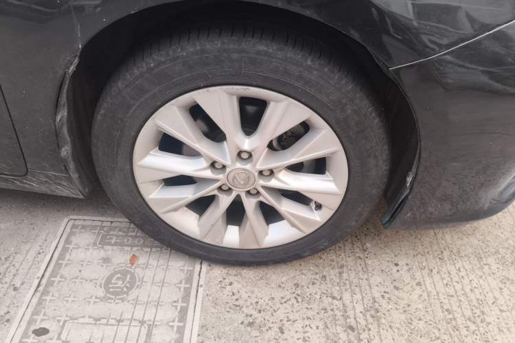 Used Lexus ES 2013 300h Elite Edition
