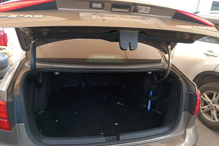 Used Volkswagen Sagitar 2016 230TSI 25th Anniversary Edition Trunk