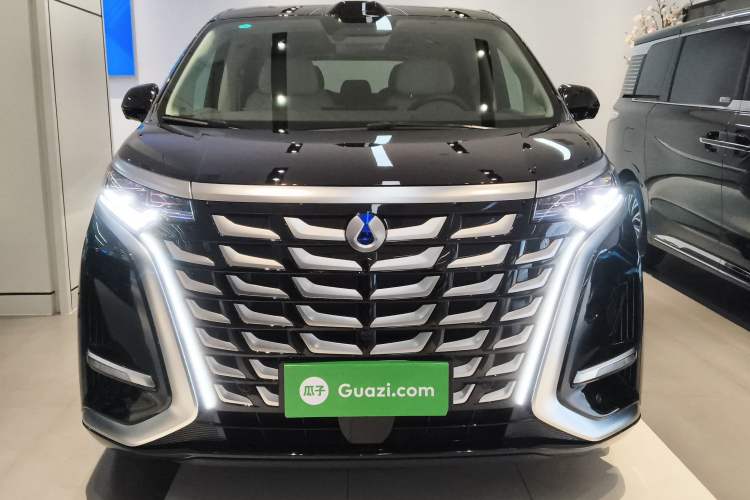 Used Denza D9 2025 DM-i Intelligent Drive 1020 Four-Wheel Drive Flagship Model