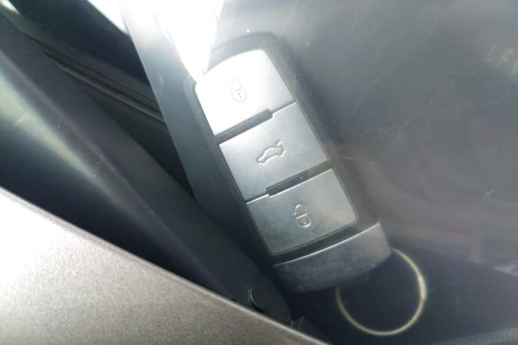 Used Volkswagen Magotan 2013 1.8TSI Luxury Model Vehicle Key