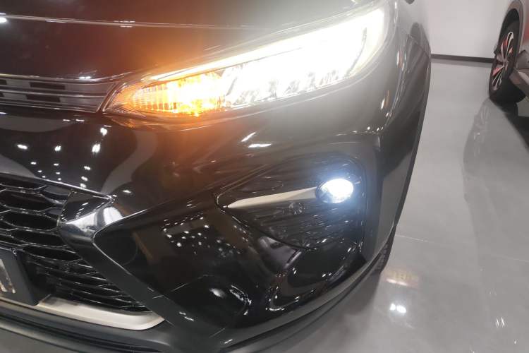 Used Toyota Wildlander 2022 2.0L CVT Two-Wheel Drive Luxury PLUS Edition Left Front Headlight