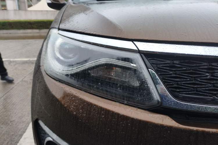 Used Cowin X5 2017 1.5T Manual Luxury Model