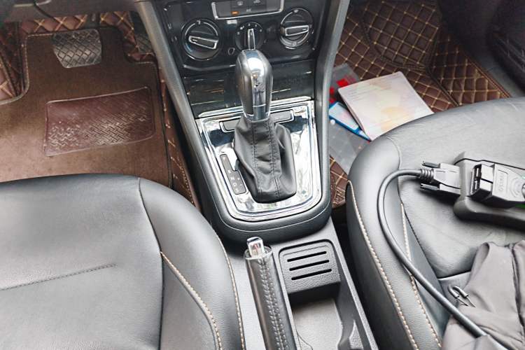 Used Volkswagen Bora 2017 1.6L Automatic Comfort Model Gear Lever