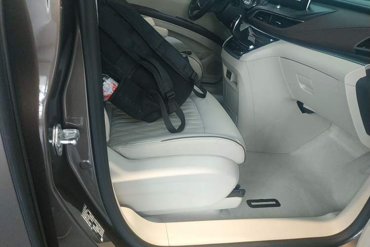 Used Buick GL8 2022 Land Business Class 652T Luxury Model