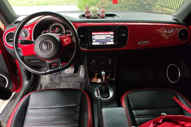 Used Volkswagen Beetle 2015 180TSI model
