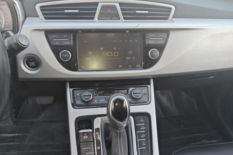 Used Geely Auto Emgrand X7 Sport 2016 1.8TD Automatic ZhiZun Version
