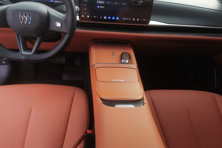 Used Buick L7 2025 Model Luxury Edition