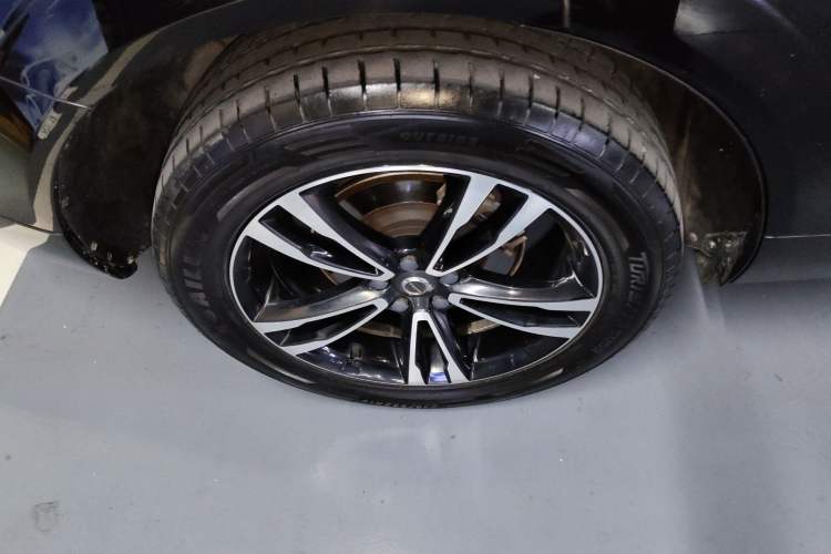 Used Volvo XC60 2019 T5 4x4 Smart & Dynamic Sport Edition China VI Standard