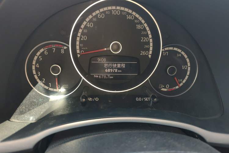 Used Volkswagen Beetle 2014 1.2TSI Fashion Edition Odometer Close Up