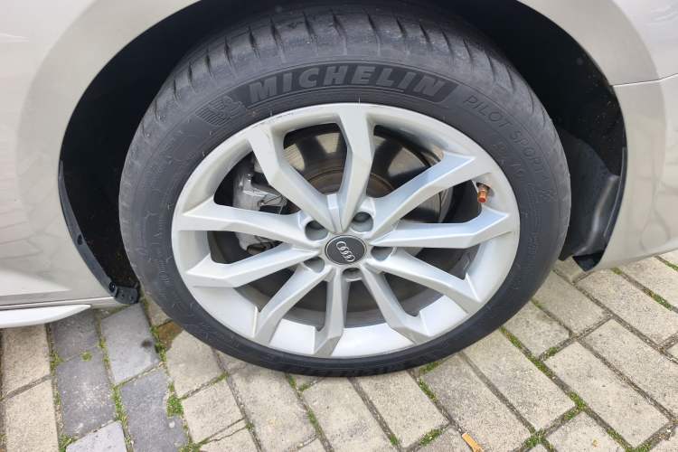 Used Audi A4L 2019 40 TFSI Fashion Edition China VI Emission Standard
