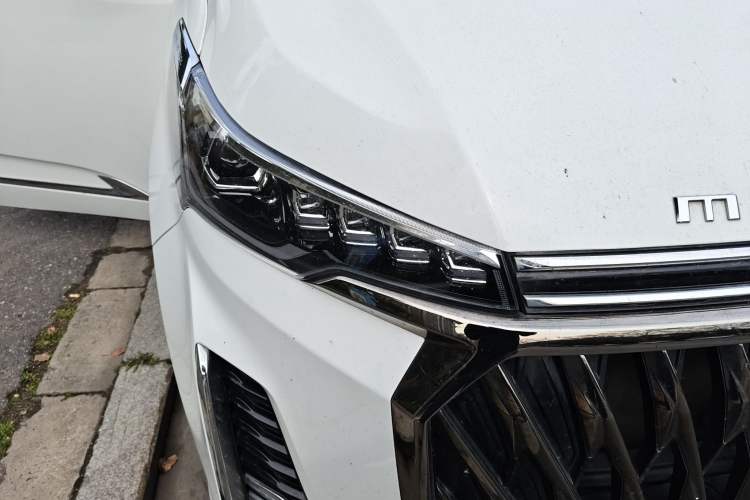 Used SAIC MAXUS G20 2023 Facelift PLUS 2.0T Diesel Automatic Luxury Edition Right Front Headlight