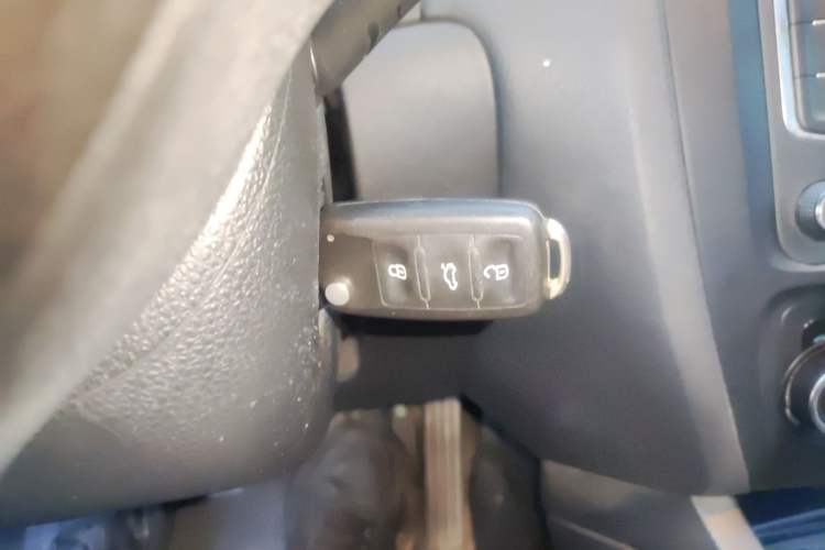 Used Volkswagen Sagitar 2012 1.6L Manual Comfort Model
