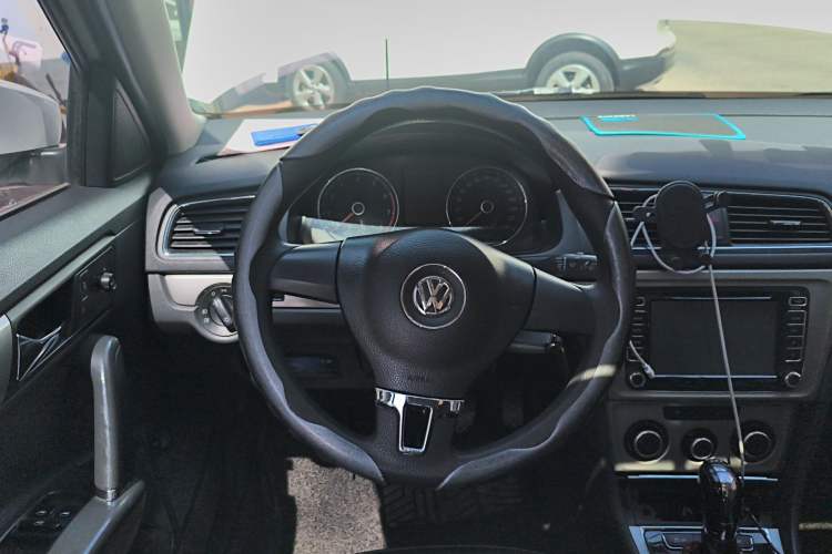 Used Volkswagen Lavida 2013 Revised Version 1.4 TSI DSG Comfort Edition