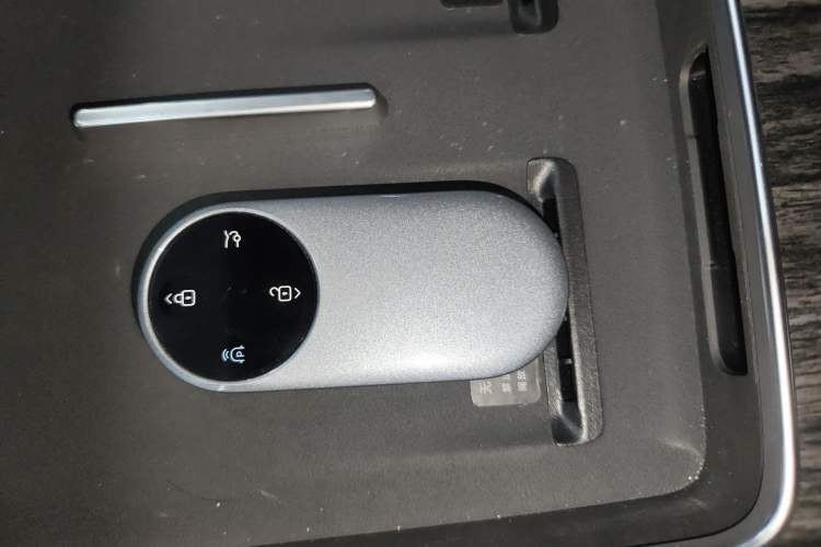 Used Hima AITO M9 2024 Range-Extended Ultra Version 42 kWh 6-Seater Model Interior 1