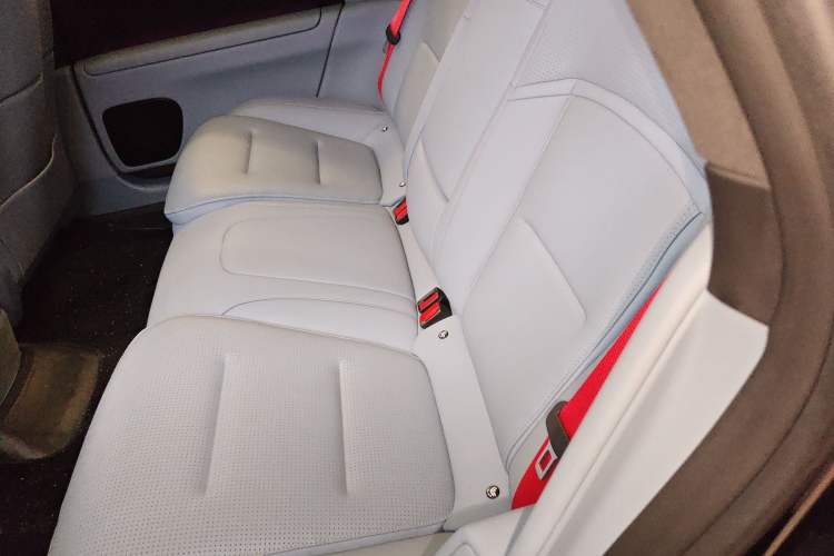 Used Avatr 12 2023 650 Three-Laser Four-Wheel Drive Performance Edition Left Rear Seat